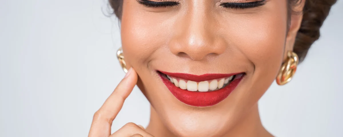 لمینت سرامیکی و کامپوزیت دندان 2 لمینت سرامیکی و کامپوزیت دندان